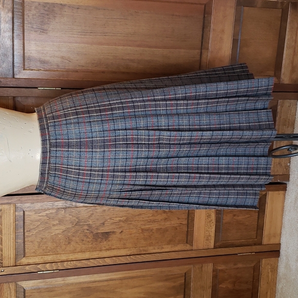 Evan Picone VTG Gray Plaid Wool Skirt, Sz 10 - Picture 2 of 8